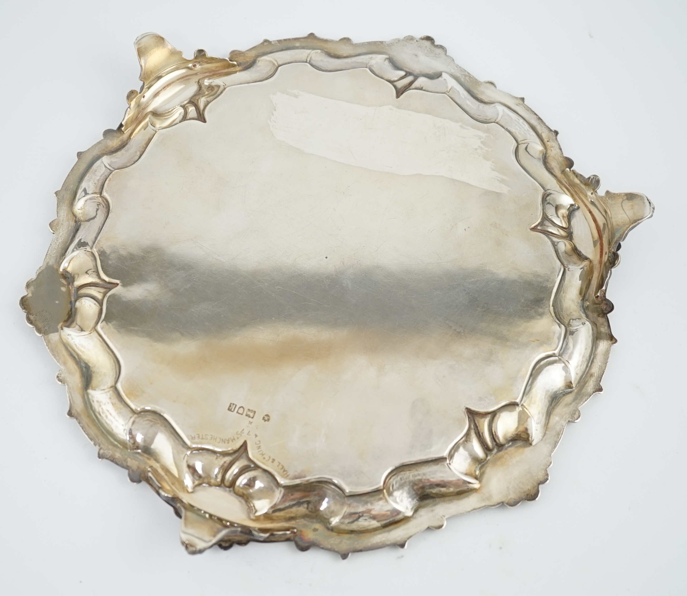 An Edwardian silver salver, by William Barnard & Sons Ltd